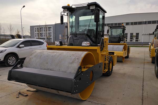 振動(dòng)<a href='http://www.matchs.cn' target='_blank'>壓路機(jī)</a>