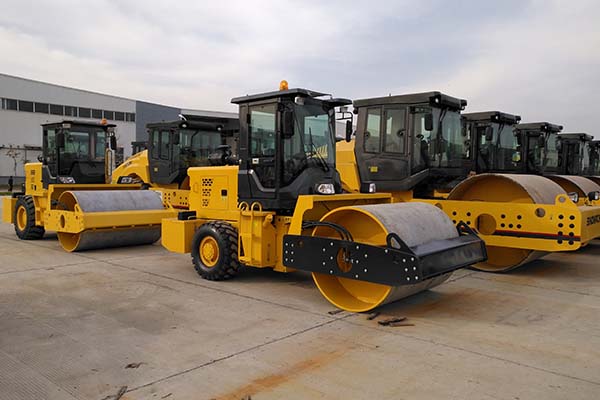 <a href='http://www.matchs.cn/product/77.html' target='_blank'>振動壓路機</a>